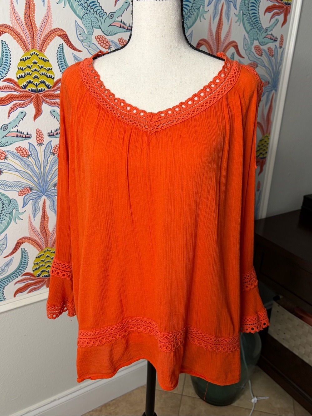 Crown & Ivy Curvy Orange Crochet Trim Cold Shoulder Blouse – 2X